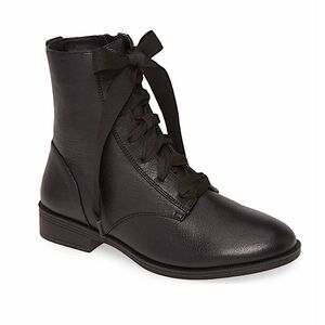 SOLD! DO NOT PURCHASE Vionic Jayce Leather Lace Up Boots Water Resistant NWOT